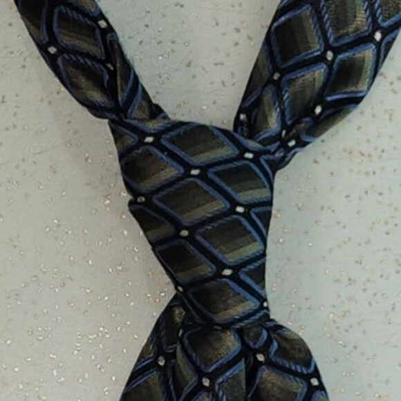 Silk Tie in Black,Grey & White Geometric Print - Picture 4 of 9